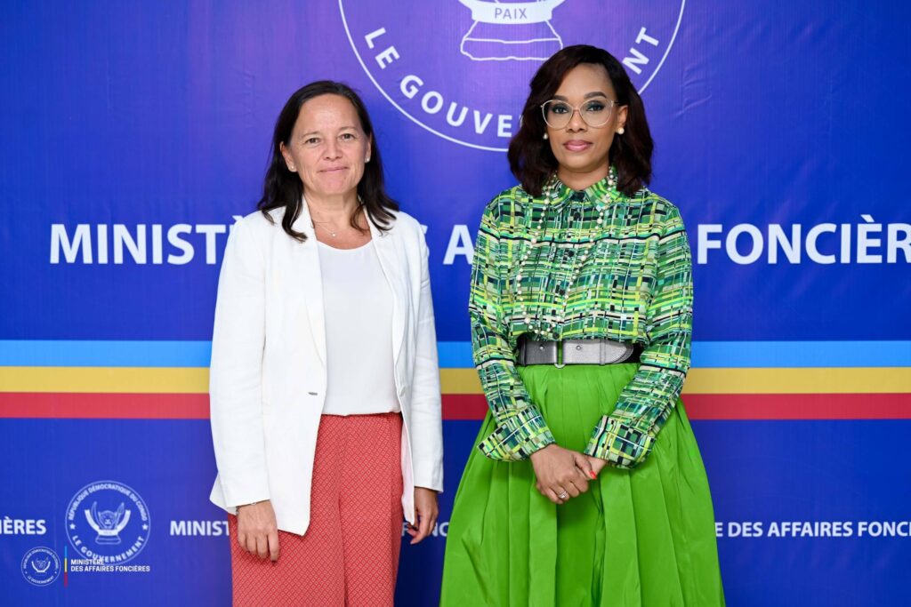 S.E. Madame O'Neige N'Sele et l’Ambassadrice du Royaume de Belgique en RDC Mme (Son Excellence) Roxane de Bilderling.