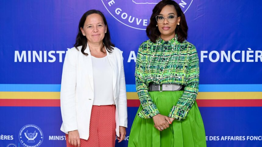 S.E. Madame O'Neige N'Sele et l’Ambassadrice du Royaume de Belgique en RDC Mme (Son Excellence) Roxane de Bilderling.